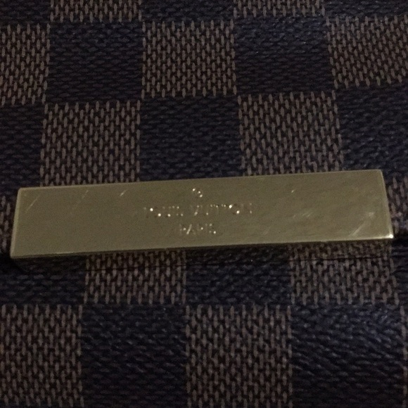 Louis Vuitton Favorite PM Damier *NWOB* - Picture 6 of 7